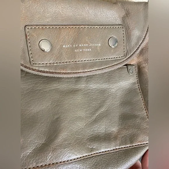 MARC JACOBS Olive Tan DISTRESSED Preppy Leather Flap SHOULDER BAG CROSS BODY - Picture 2 of 16